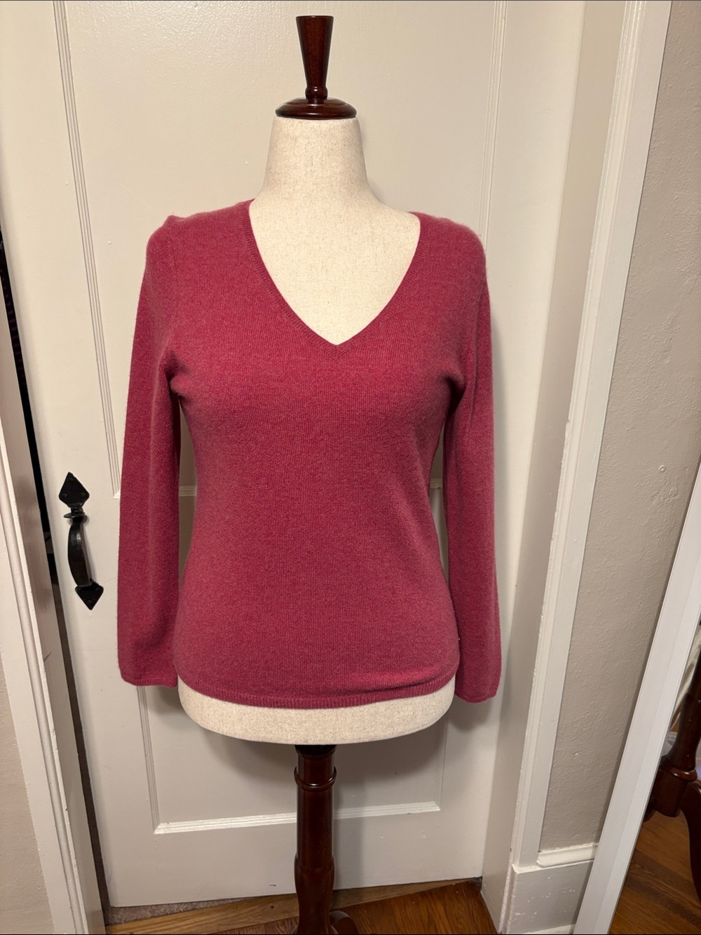 Charter Club 2-Ply 100% Cashmere V- Neck Women's Sweater in Deep Rose Pink